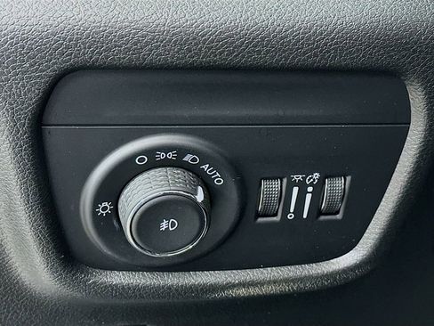 Certified 2024 Jeep Grand Cherokee Limited image 17