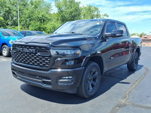 Used 2025 RAM 1500 Big Horn AWD/4WD image 3