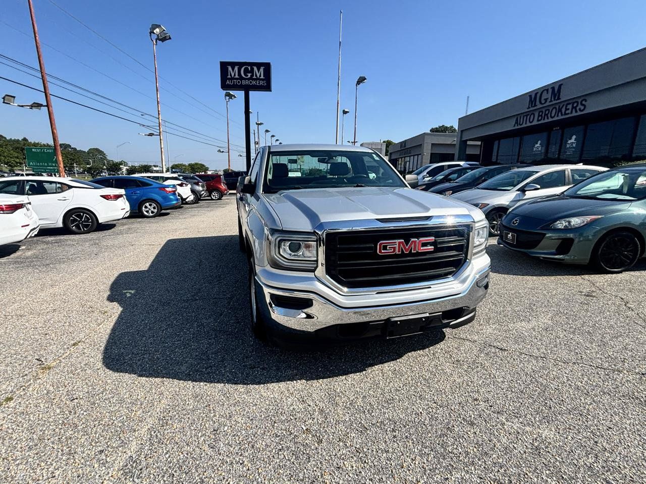 Used 2018 GMC Sierra 1500 2WD Regular Cab image 4