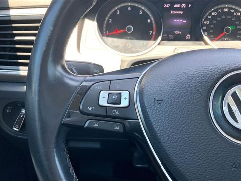 Used 2018 Volkswagen Atlas SEL AWD/4WD image 22