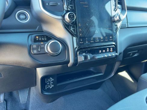 Used 2024 RAM 2500 Big Horn w/ Sport Appearance Package image 17