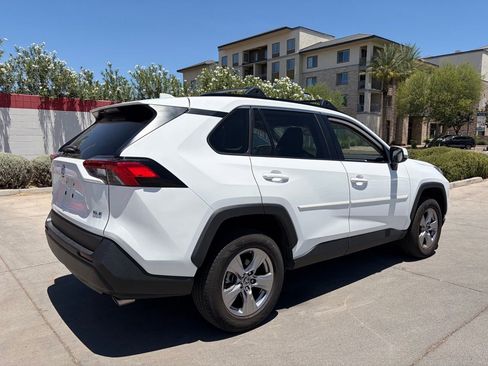 Used 2022 Toyota RAV4 XLE w/ Convenience Package FWD image 3