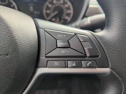 Used 2024 Nissan Altima 2.5 SV FWD image 15