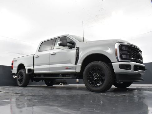 New 2025 Ford F350 XLT w/ Black Appearance Package image 31