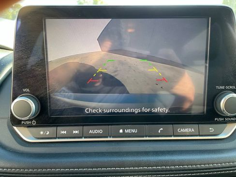 Used 2024 Nissan Rogue SV AWD/4WD image 12