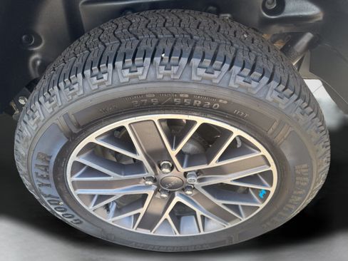 Used 2022 Jeep Wrangler Unlimited Sahara AWD/4WD image 12
