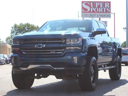 Used 2017 Chevrolet Silverado 1500 LTZ Z71 w/ LTZ Plus Package AWD/4WD image 8