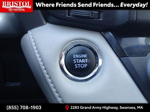 Used 2017 Toyota RAV4 Limited image 30