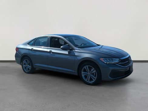 Used 2024 Volkswagen Jetta SE image 7