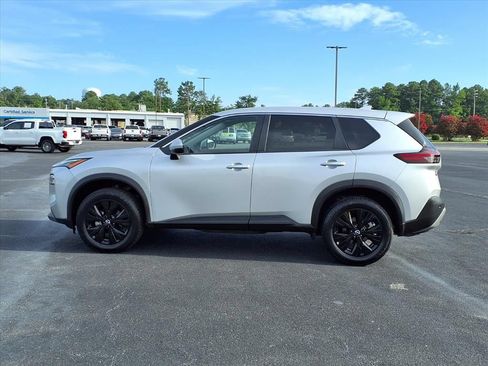 Used 2022 Nissan Rogue SV AWD/4WD image 15