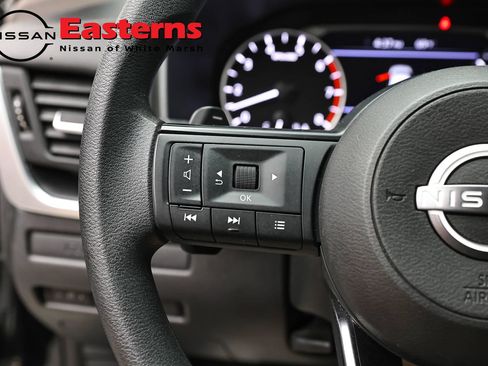Used 2023 Nissan Rogue S AWD/4WD image 15