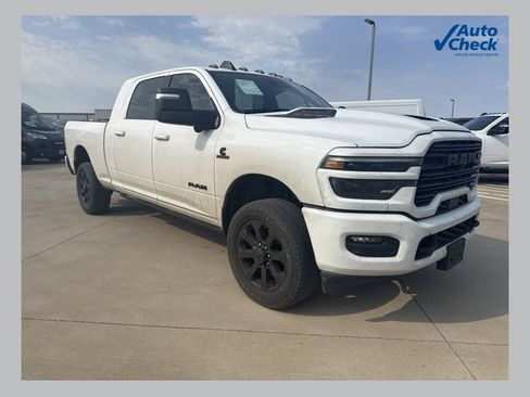 Used 2025 RAM 2500 Laramie AWD/4WD image 1