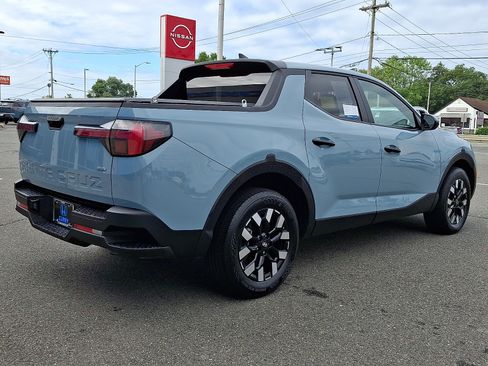 Used 2025 Hyundai Santa Cruz SE AWD/4WD image 4
