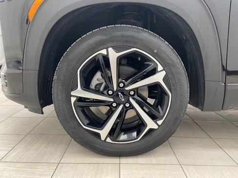Used 2023 Chevrolet TrailBlazer RS w/ Sun and Liftgate Package AWD/4WD image 9