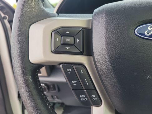 Used 2022 Ford F250 Lariat w/ Black Appearance Package AWD/4WD image 29