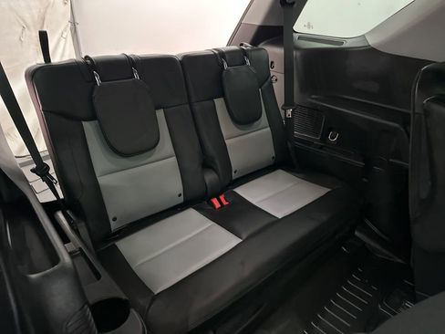 Used 2022 Ford Explorer XLT w/ Equipment Group 202A RWD image 24