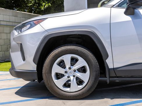 Used 2021 Toyota RAV4 LE w/ Carpet Mat Package (TMS) FWD image 35