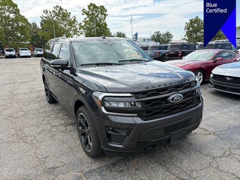 Used 2024 Ford Expedition Max Limited AWD/4WD image 3