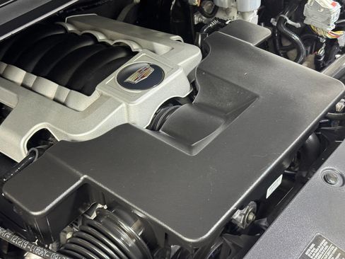 Used 2020 Cadillac Escalade Premium Luxury image 88