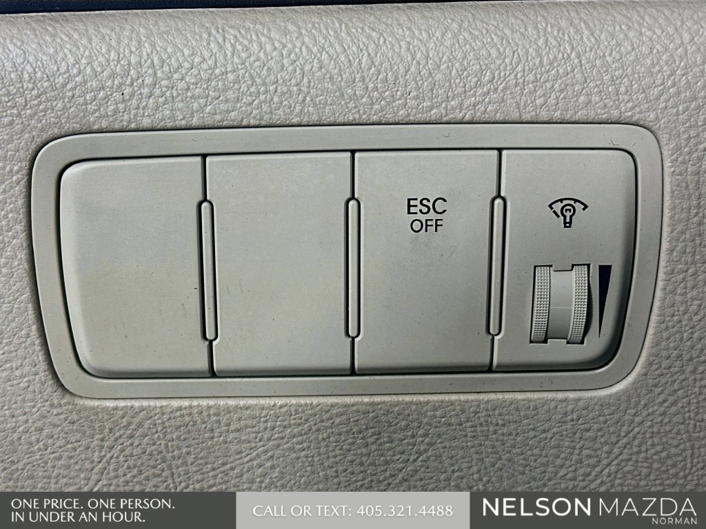 Used 2010 Hyundai Genesis 4.6 RWD image 11