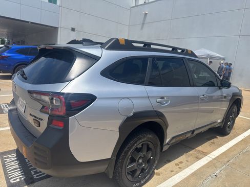 Used 2025 Subaru Outback Wilderness AWD/4WD image 2