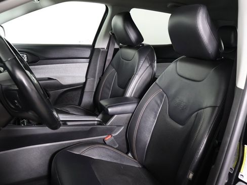 Used 2022 Jeep Compass Latitude image 24