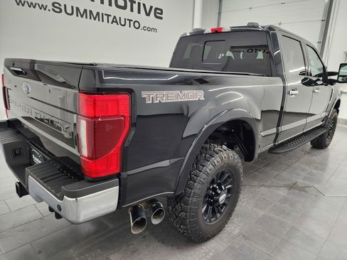 Used 2022 Ford F250 Lariat w/ Tremor Off-Road Package image 4