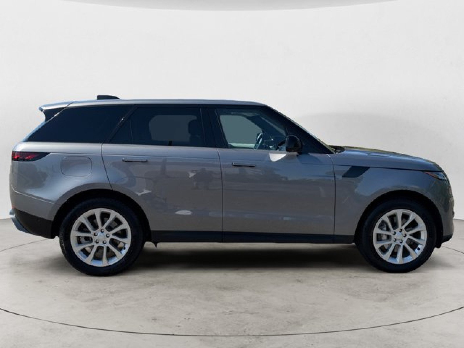 Used 2023 Land Rover Range Rover Sport SE AWD/4WD image 3
