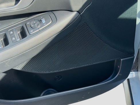 Used 2025 Hyundai Sonata SE image 22