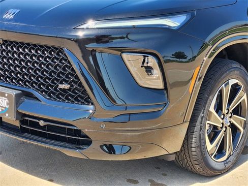 New 2025 Buick Enclave Sport Touring w/ Super Cruise Package image 7