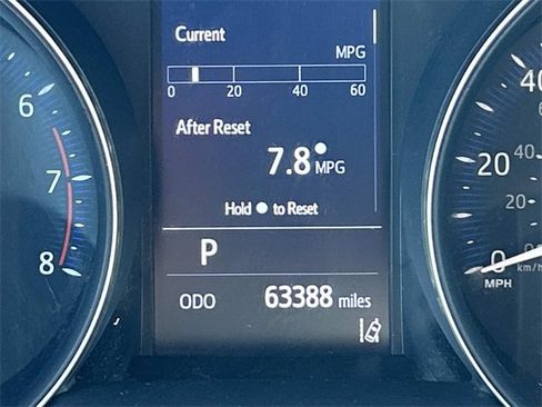 Used 2021 Toyota C-HR LE image 28