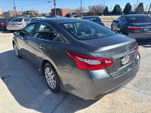 Used 2016 Nissan Altima 2.5 S w/ Power Driver Seat Package image 3