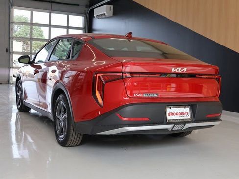 New 2025 Kia K4 LXS image 6