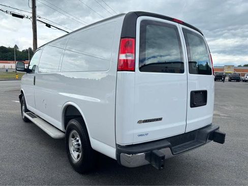 Used 2025 Chevrolet Express 2500 w/ Driver Convenience Package RWD image 5