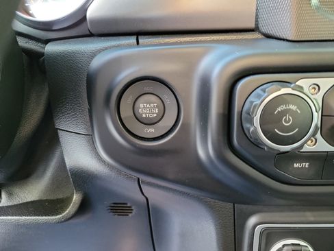 Used 2021 Jeep Gladiator Sport AWD/4WD image 22