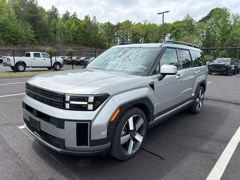 Used 2025 Hyundai Santa Fe Limited image 4