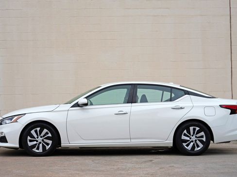 Used 2020 Nissan Altima 2.5 S FWD image 8