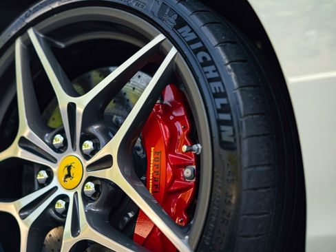 Used 2017 Ferrari California T RWD image 3