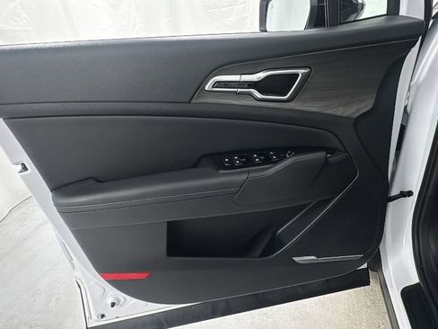 Used 2025 Kia Sportage X-Line w/ Premium Package image 19