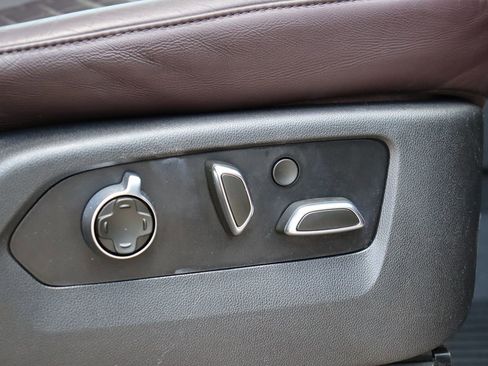 Used 2021 Cadillac Escalade ESV Premium Luxury Platinum image 46