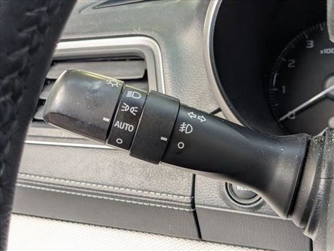 Used 2018 Subaru Outback 2.5i Premium image 3