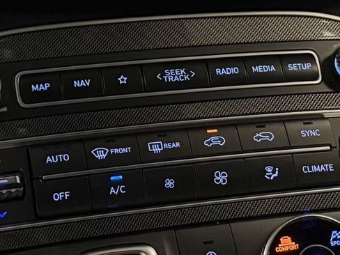 Certified 2023 Hyundai Santa Fe SEL w/ Premium Package AWD/4WD image 21
