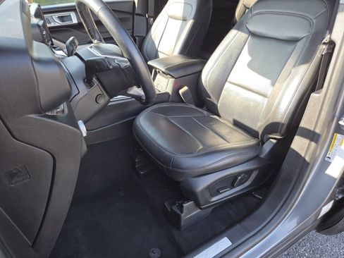 Used 2022 Ford Explorer Limited w/ Equipment Group 301A RWD image 28