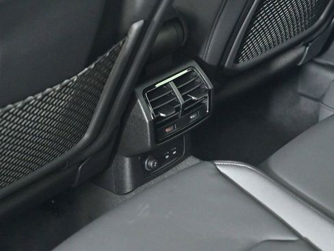 New 2025 Audi Q3 2.0T Premium image 18