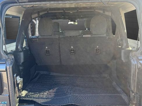 Used 2024 Jeep Wrangler Unlimited AWD/4WD image 30