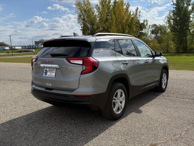 Used 2023 GMC Terrain SLE w/ Driver Convenience Package AWD/4WD image 4
