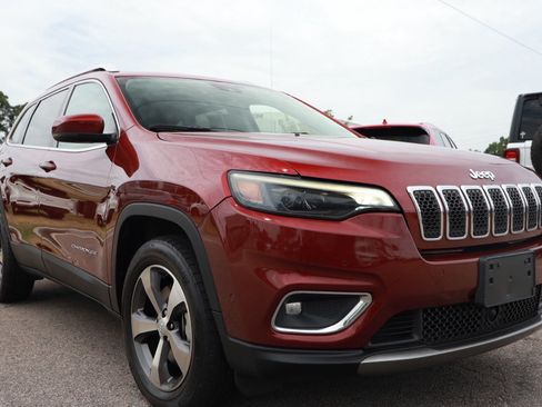 Used 2021 Jeep Cherokee Limited w/ Trailer Tow Group AWD/4WD image 7