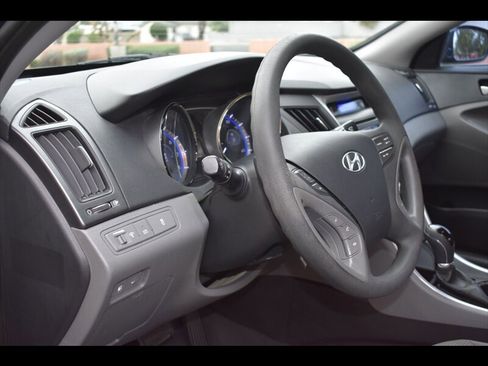 Used 2013 Hyundai Sonata GLS image 13