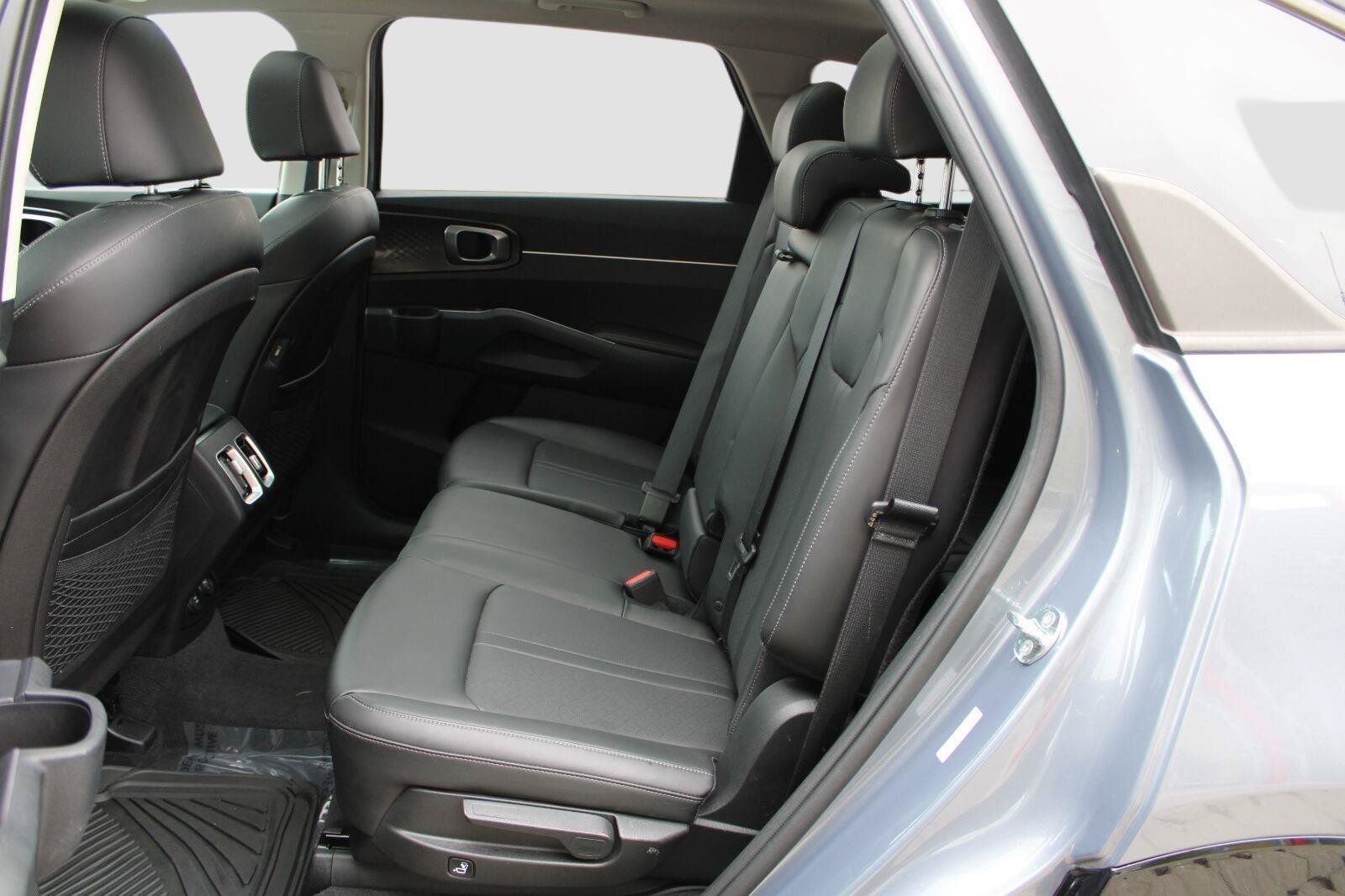 Used 2023 Kia Sorento S w/ Panoramic Sunroof Package FWD image 39