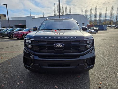 Used 2025 Ford Expedition Max Active image 2